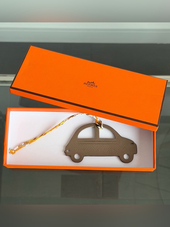 Hermes Handbags - Hermès Italian Car Leather Charm in Etoupè. Petit h 🎉